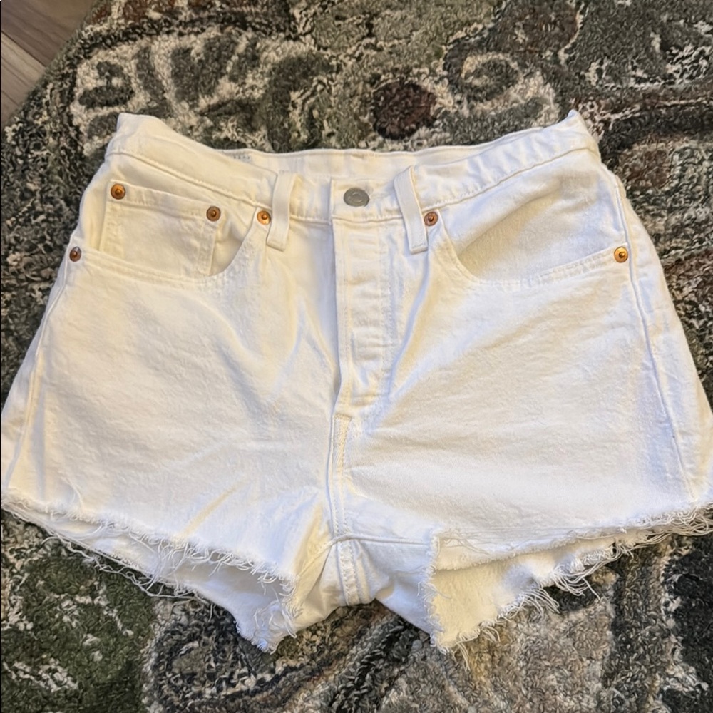 Levi’s white cut off 501 shorts, NWOT